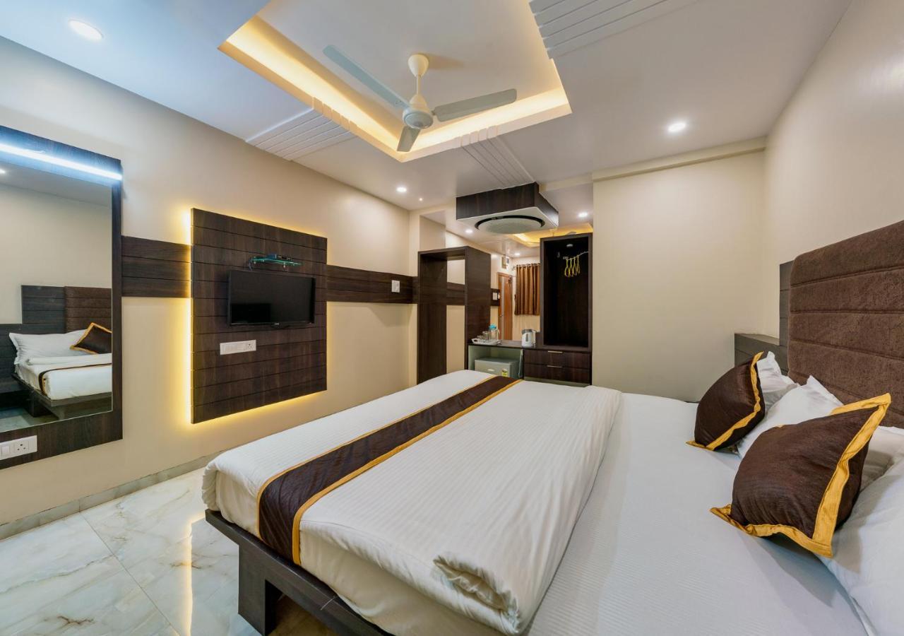 Hotel Aatithya Satkar Near Mahalaxmi Temple Colhapur Exterior foto